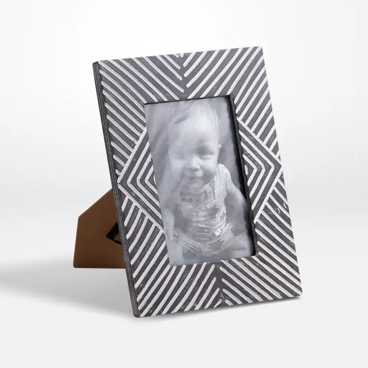 Carved Wood Photo Frame 5x7" -  Smoke- 1x18x23cm